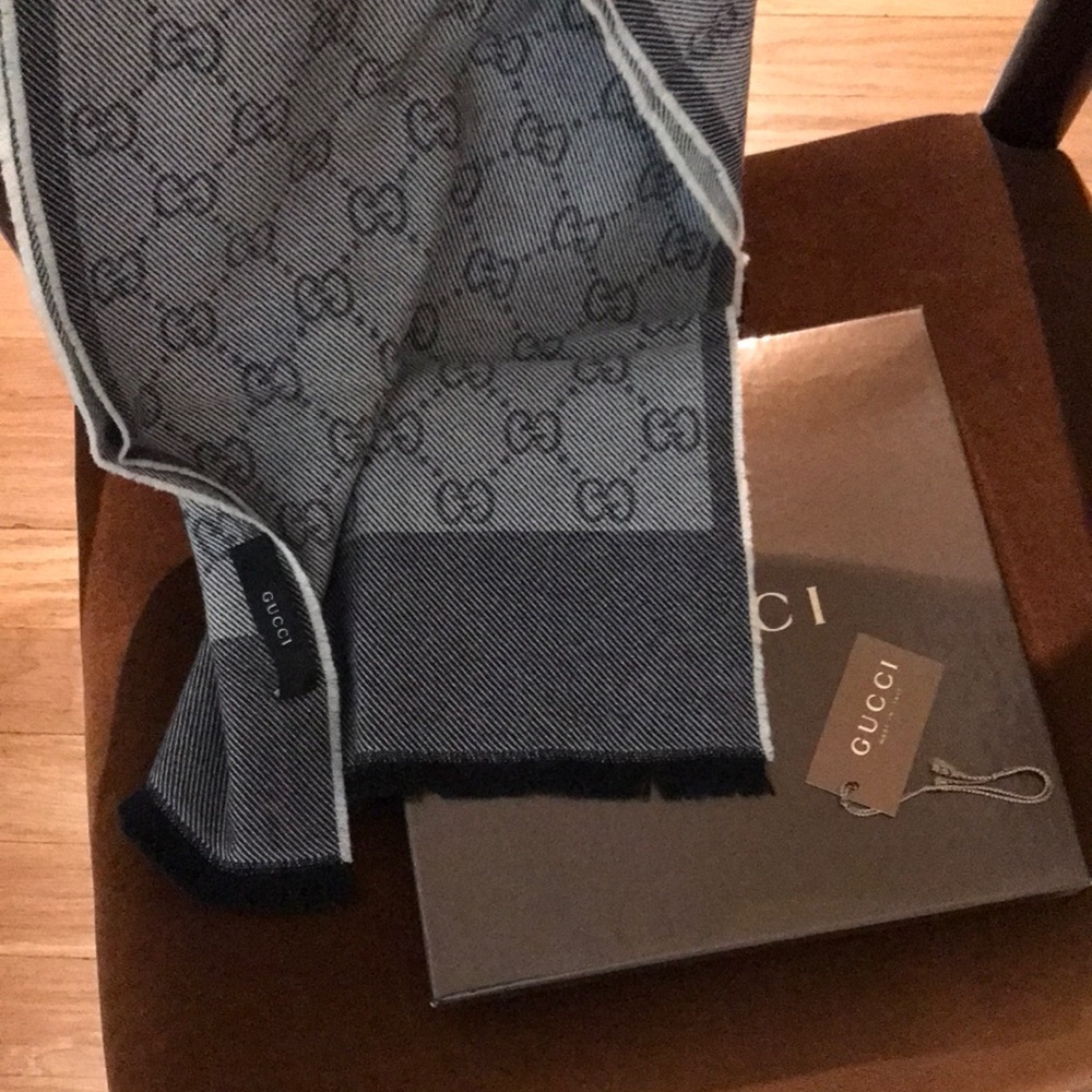 Gucci scarf